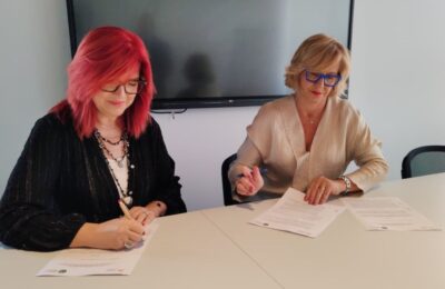 Los Colegios de Enfermería de Murcia y Alicante firman un convenio para ofertar plazas de formación presencial a los colegiados de la comunidad vecina